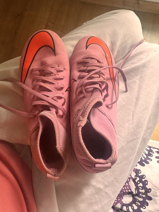 Ghete fotbal nike crampoane mar 33