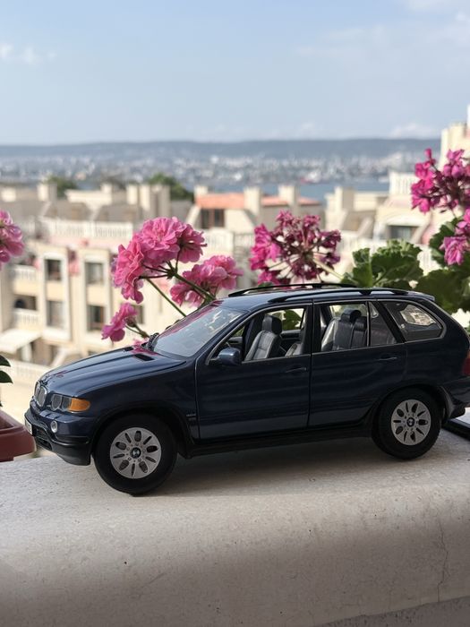 Колекционерски модел BMW X5 E53 3.0d Kyosho 1:18