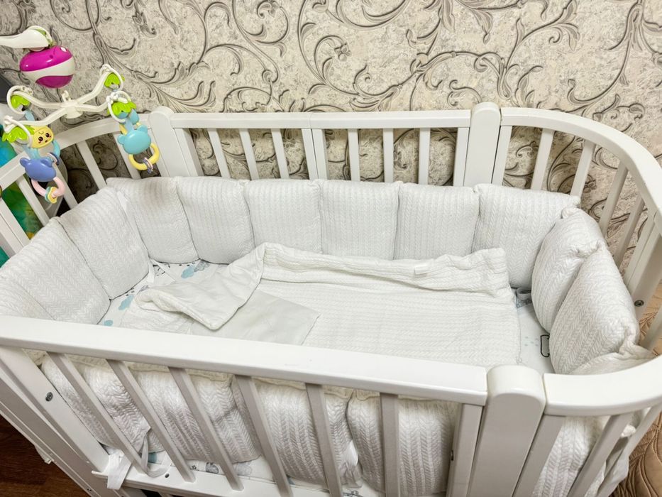 Продам БОРТИКИ на кроватку