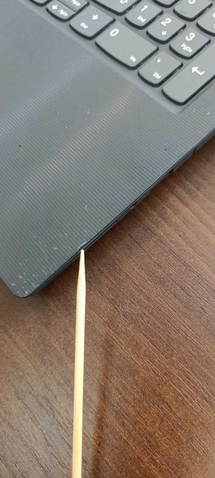 Lenovo V130-15ikb 15.6 in Laptop i5-7200U 2.5 GHz 8GB 256GB NVME SSD Win 11 Home 96.73% батерия и оригинално зарядно