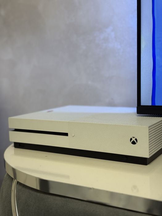 XBOX ONE S 500gb