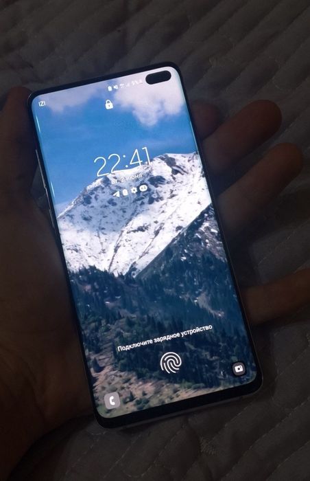 Самсунг с10+ PLUS