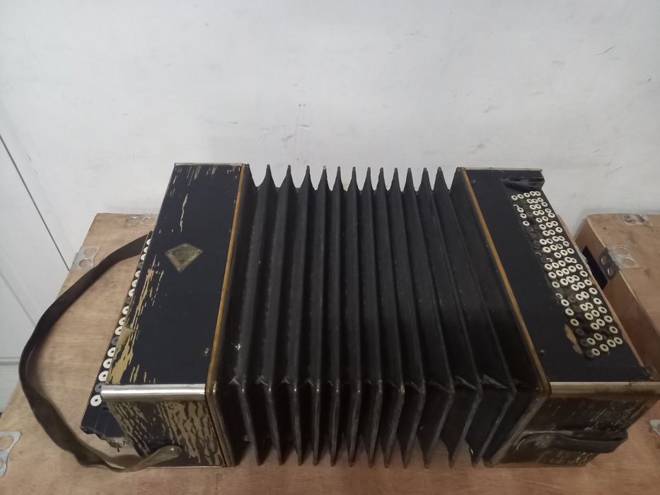 Антикварная гармошка