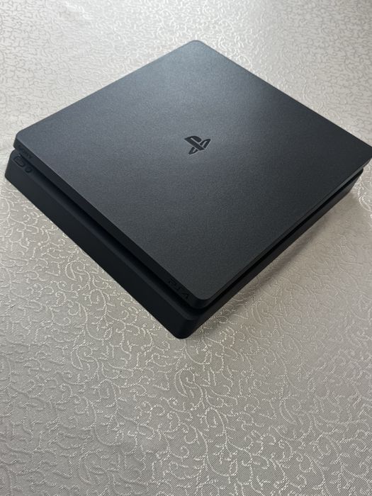 Продам Ps4 slim на 1тб
