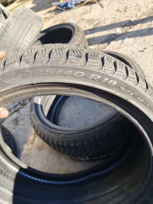 Зимни гуми Пирели 225/40/18