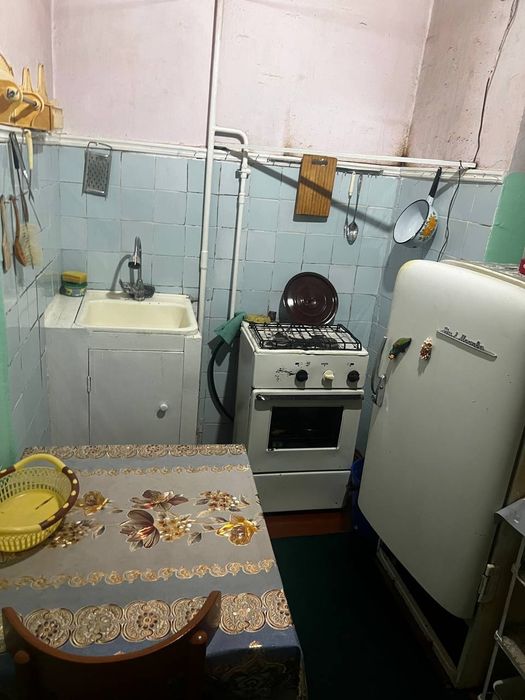 Продаю квартиру юнусабад-17  1/5/5 балкон 2/3