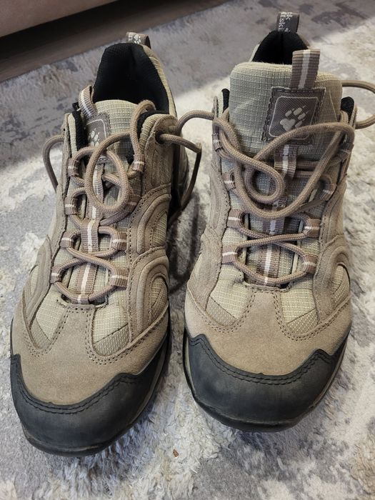 Фирменные кроссовки Jack Wolfskin, р.40