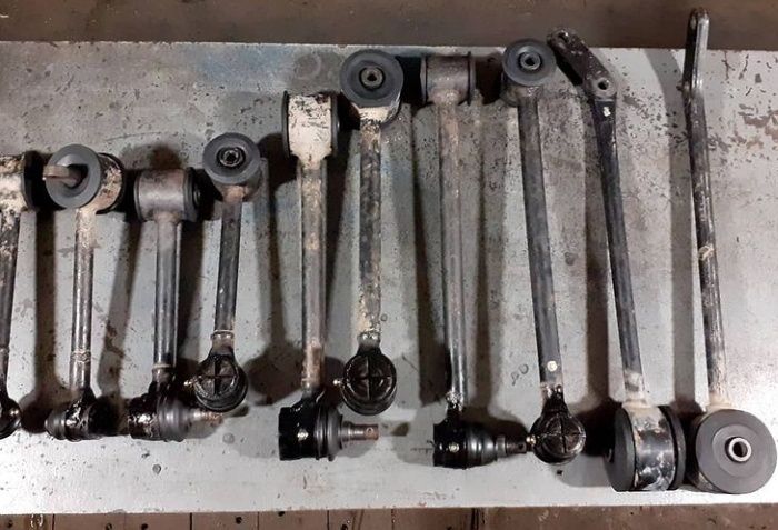 Сайлентблоки. Шаровые опоры. Рулевые наконечники.