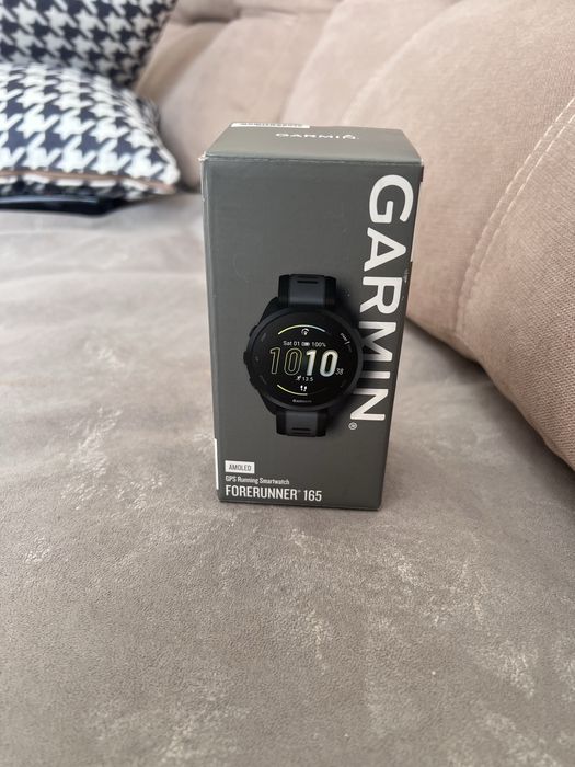 Часы Garmin Forerunner 165