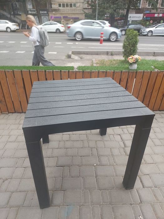 Продаём столы со стульями б/у