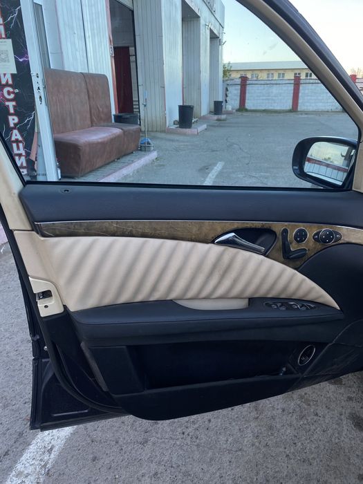 Mercedes Benz W211 E320