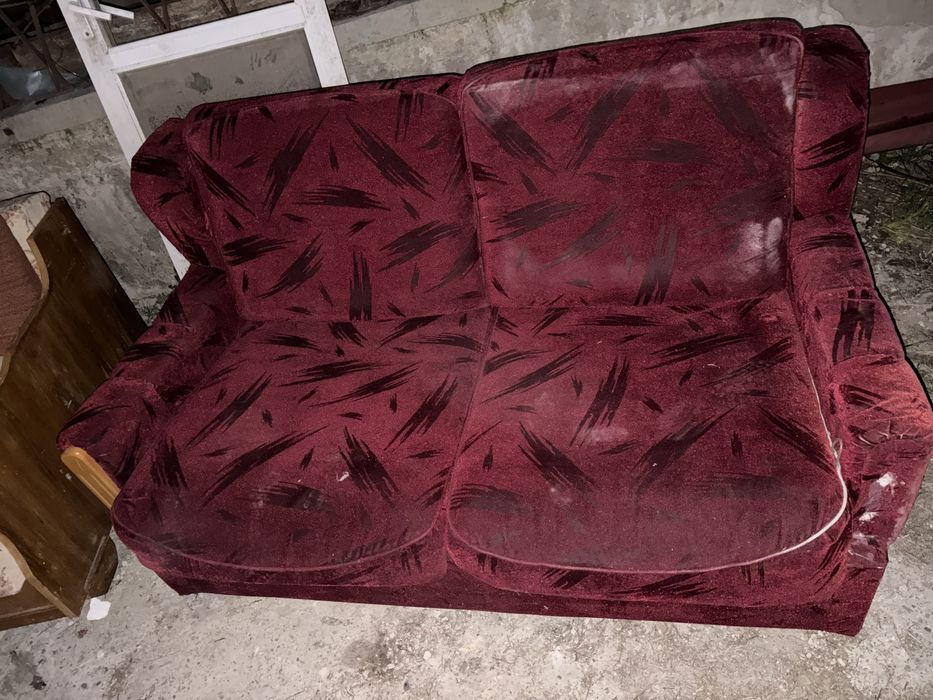 Vand canapea second hand cu loc depozitare 49 lei