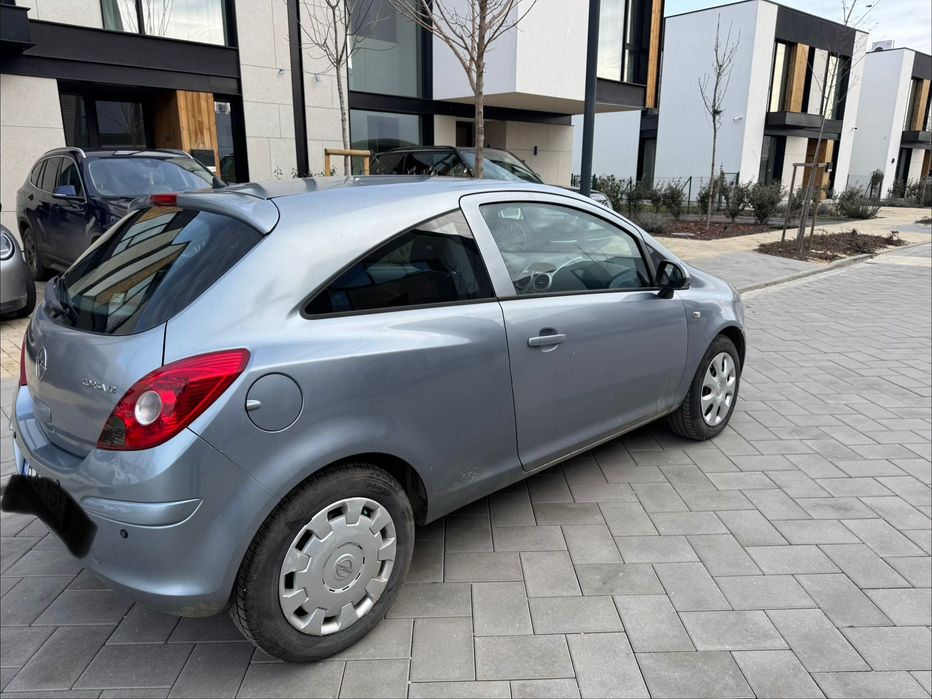 Mașină Opel Corsa