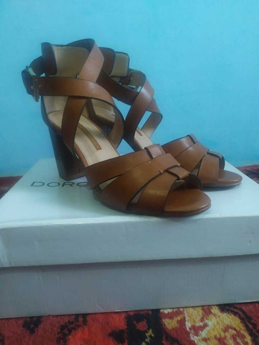 Продам босоножки Dorothy Perkins.