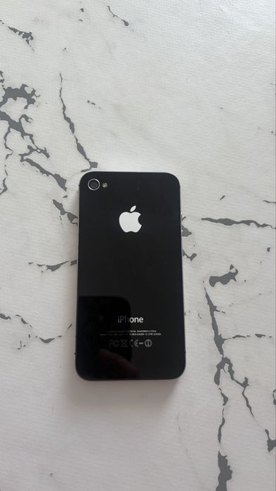 Продам айфон 4 s
