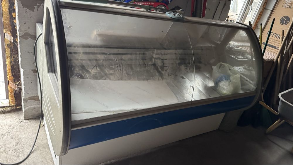 Холодильная витрина