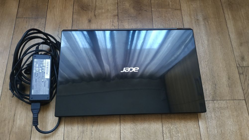 Ноутбук Acer Aspire V3 Core i3