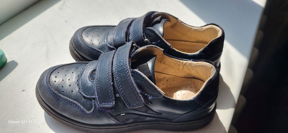 Продам ботинки tiflani за 8000