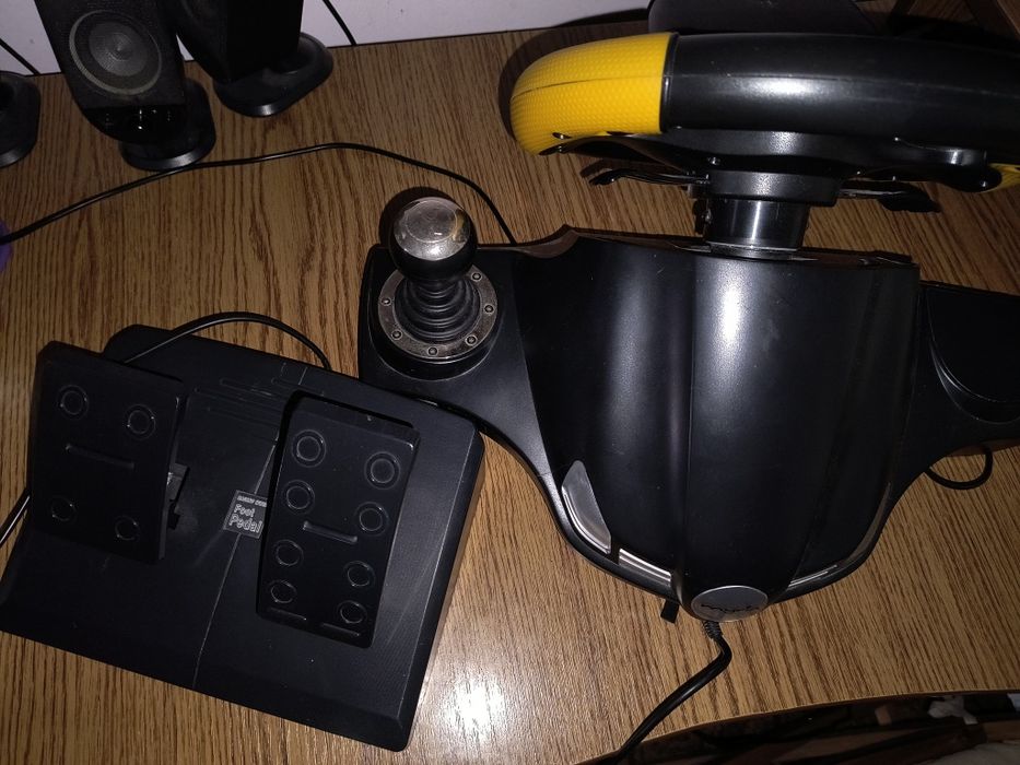 Vând volan gaming Myria MG7400