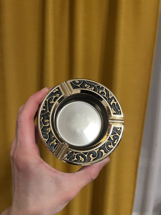 Set cadou elegant, 2 piese: scrumiera si bricheta