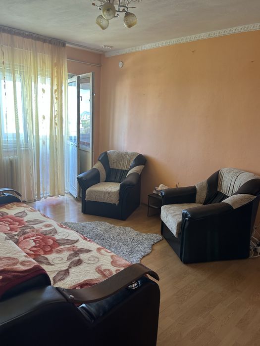 Inchiriez apartament