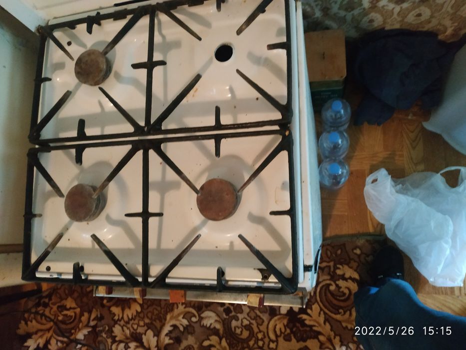 Газовая плита в хорошем состоянии.торг есть