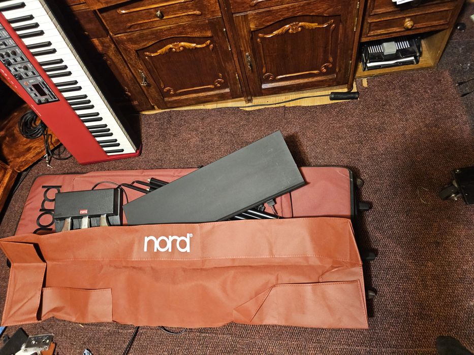 Vând Nord Piano 3