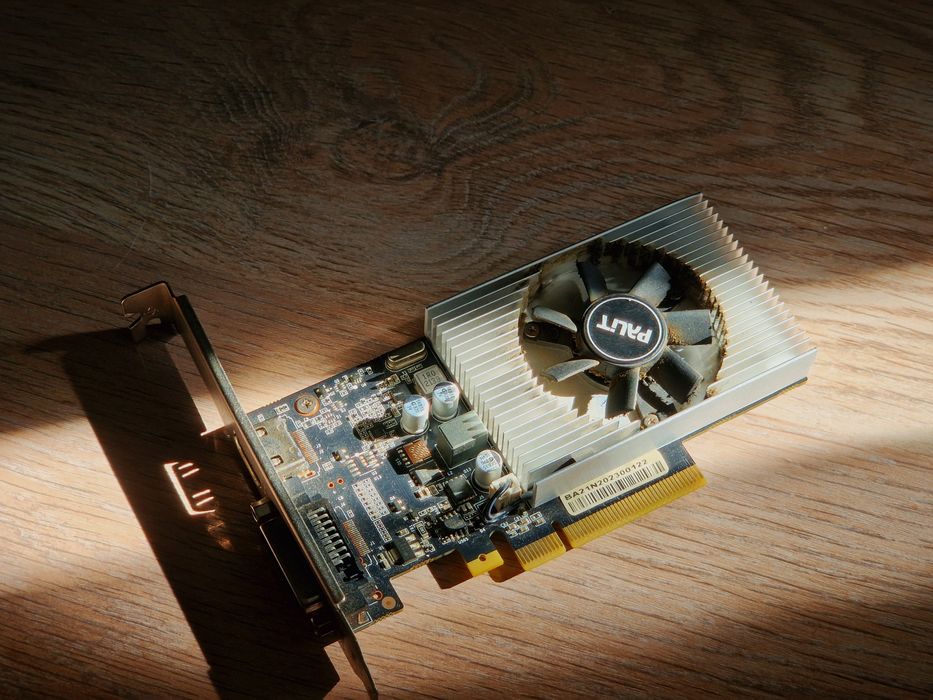 Продам gt 1030 2gb