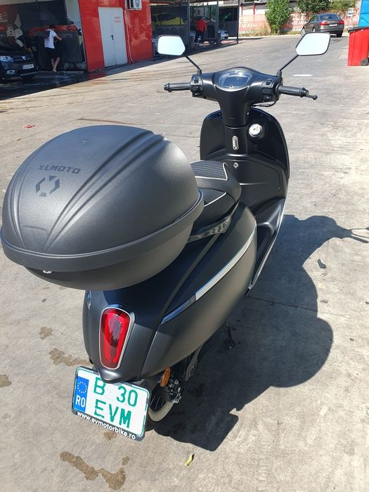 Scuter electric DEMO Tinbot F8, autonomie 120 km