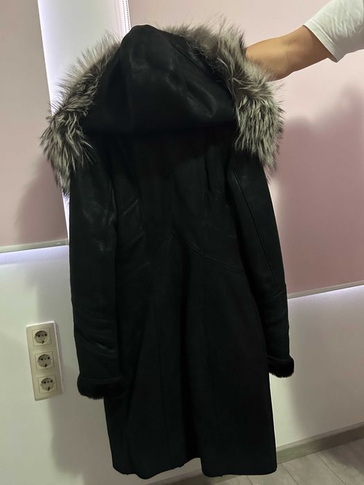 Дълго палто,  комбинация естествена кожа и естествен косъм от лисица