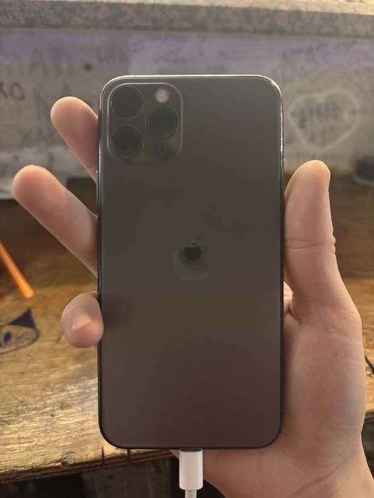 продам айфон 11 про
