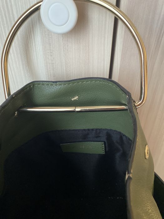 Зелена кожена чанта на Zara