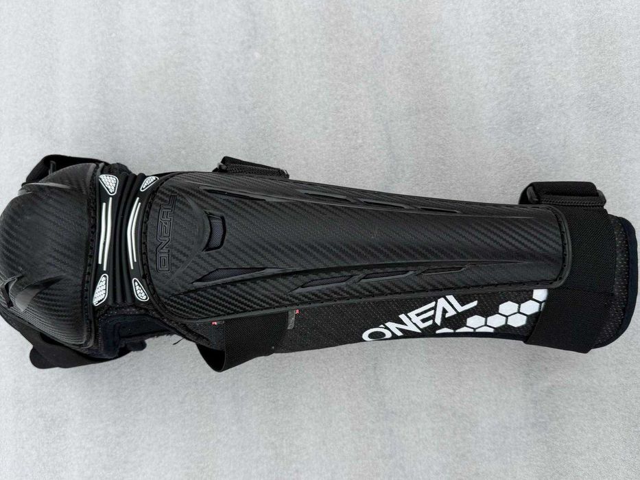 Genunchieri second hand ONEAL TRAIL FR Knee Guard CARBON negru alb