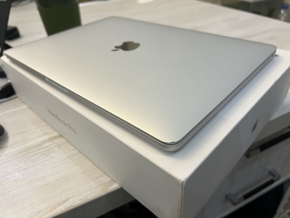 Macbook pro M1 8/256
