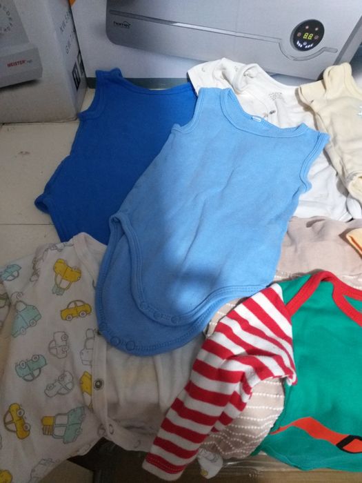 Lot de 28 Haine Bebe Nr 52-68