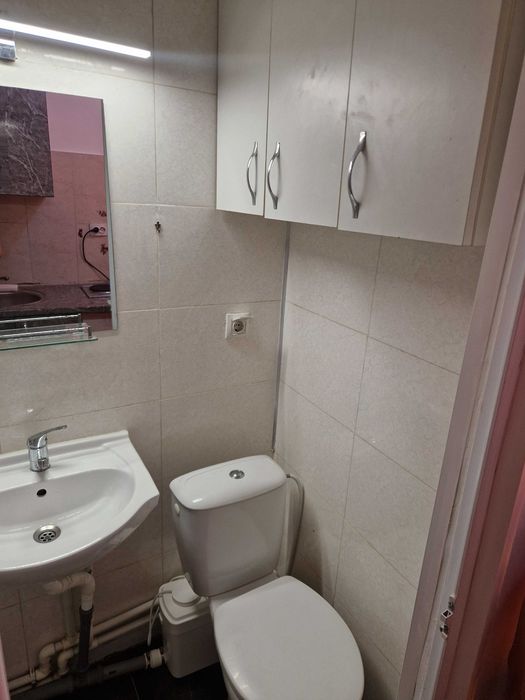 Închiriez Garsoniera