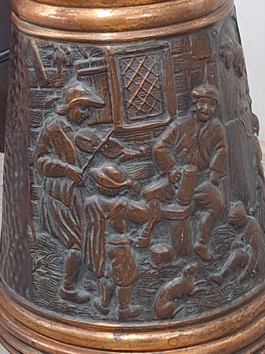 Голяма ръчно кована медна ваза