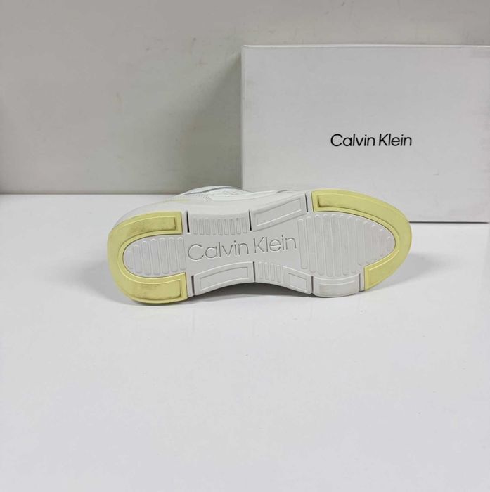 Calvin Klein Runner Lace