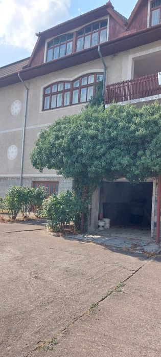 De vânzare casă cu teren