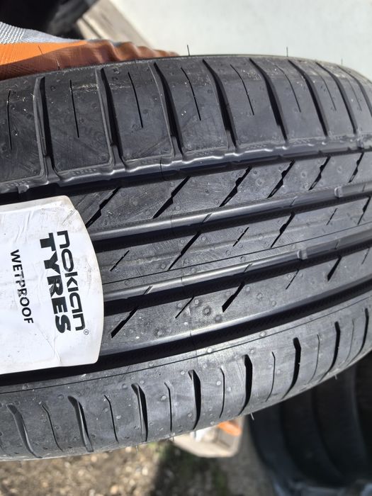 215/55/16 Нокиан ДОТ 2022 г - Чисто Нови
