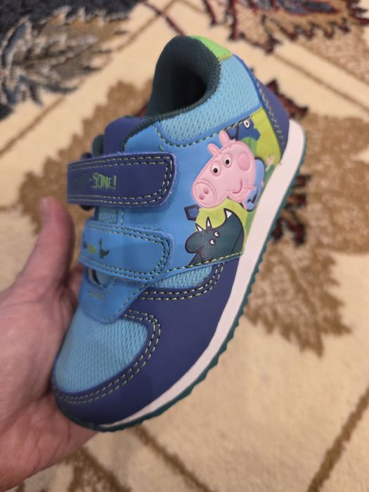 Adidasi noi, mărimea 26