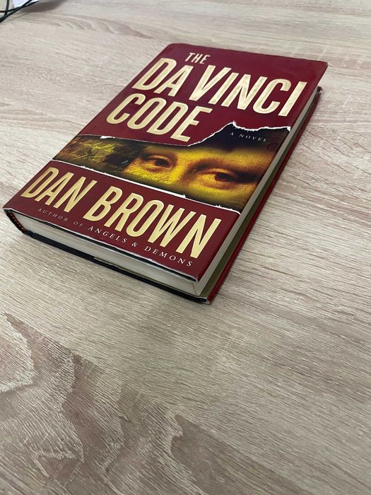 Книга The Da Vinci Code на английском языке