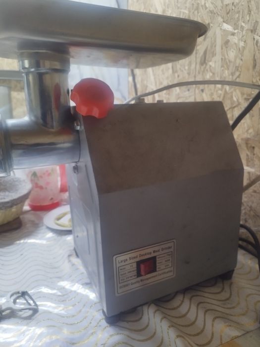 Продам хорошую мясорубку