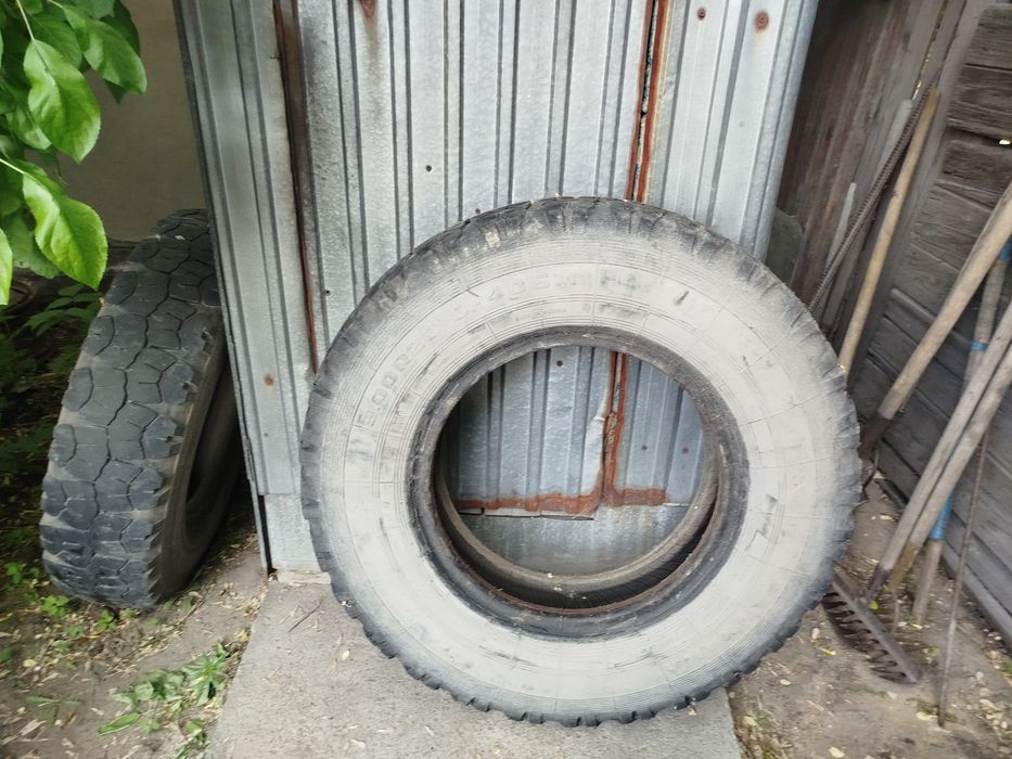 Продам две шины на зил