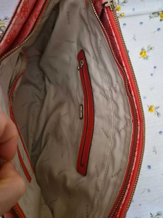 Guess  чисто нова чанта с фабрична забележка