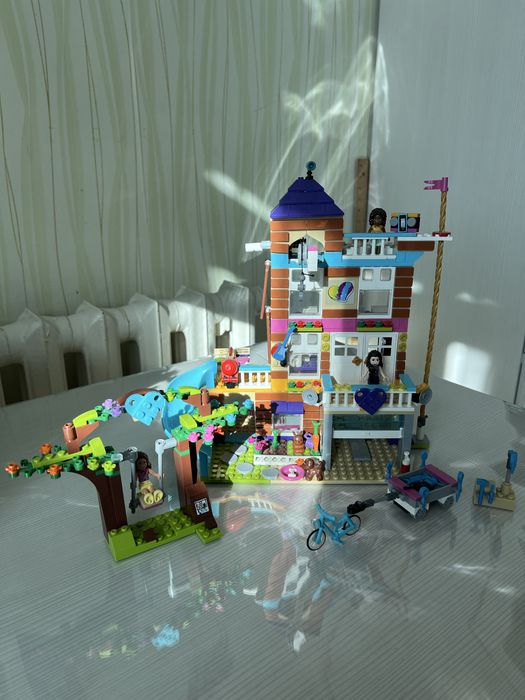 Продам конструктор Lego friends