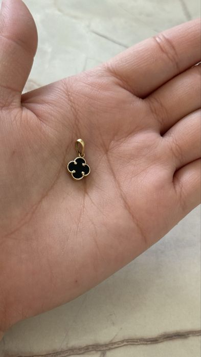 Продам Кулон золото