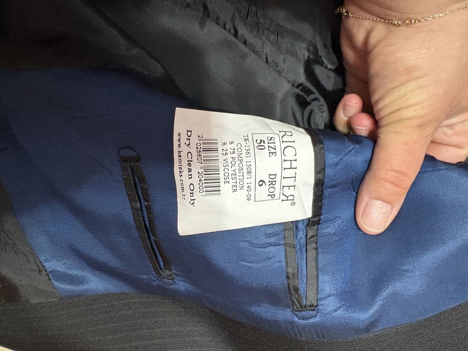 Черен официален костюм ,риза