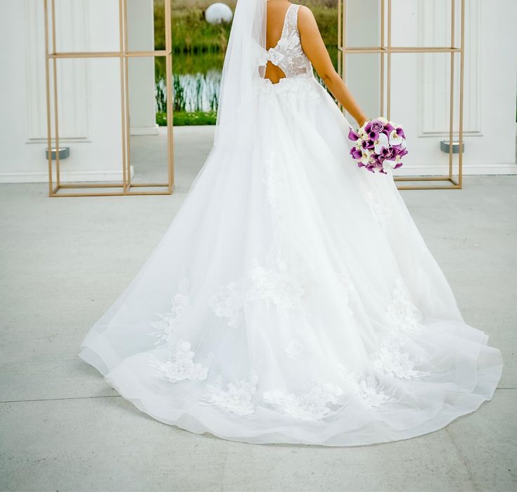 Vănd  rochie de mireasă model deosebit !