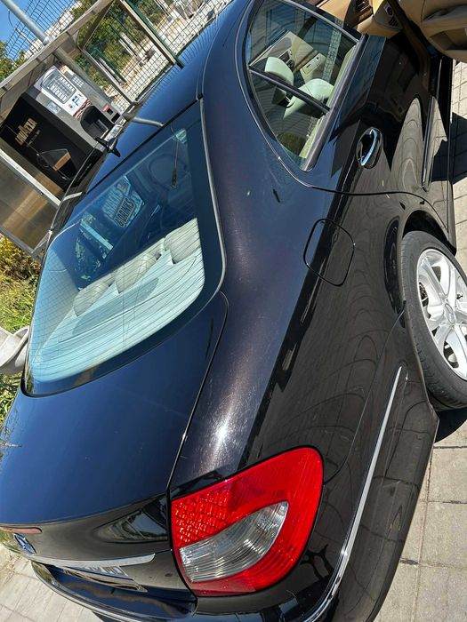 Mercedes-Benz E320 W211